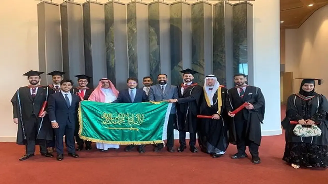عودة 6 جرّاحين سعوديين من دبلن إلى القطيف بعد تدريب مميز